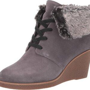 Colehaan NWT Coralie wedge bootie waterproof suede boot faux fur collar, size 10